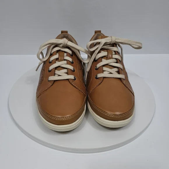NWT Cobb Hill Bailee Brown Leather Sneaker 6 Lace Up Perforated CI7740 - Picture 2 of 12